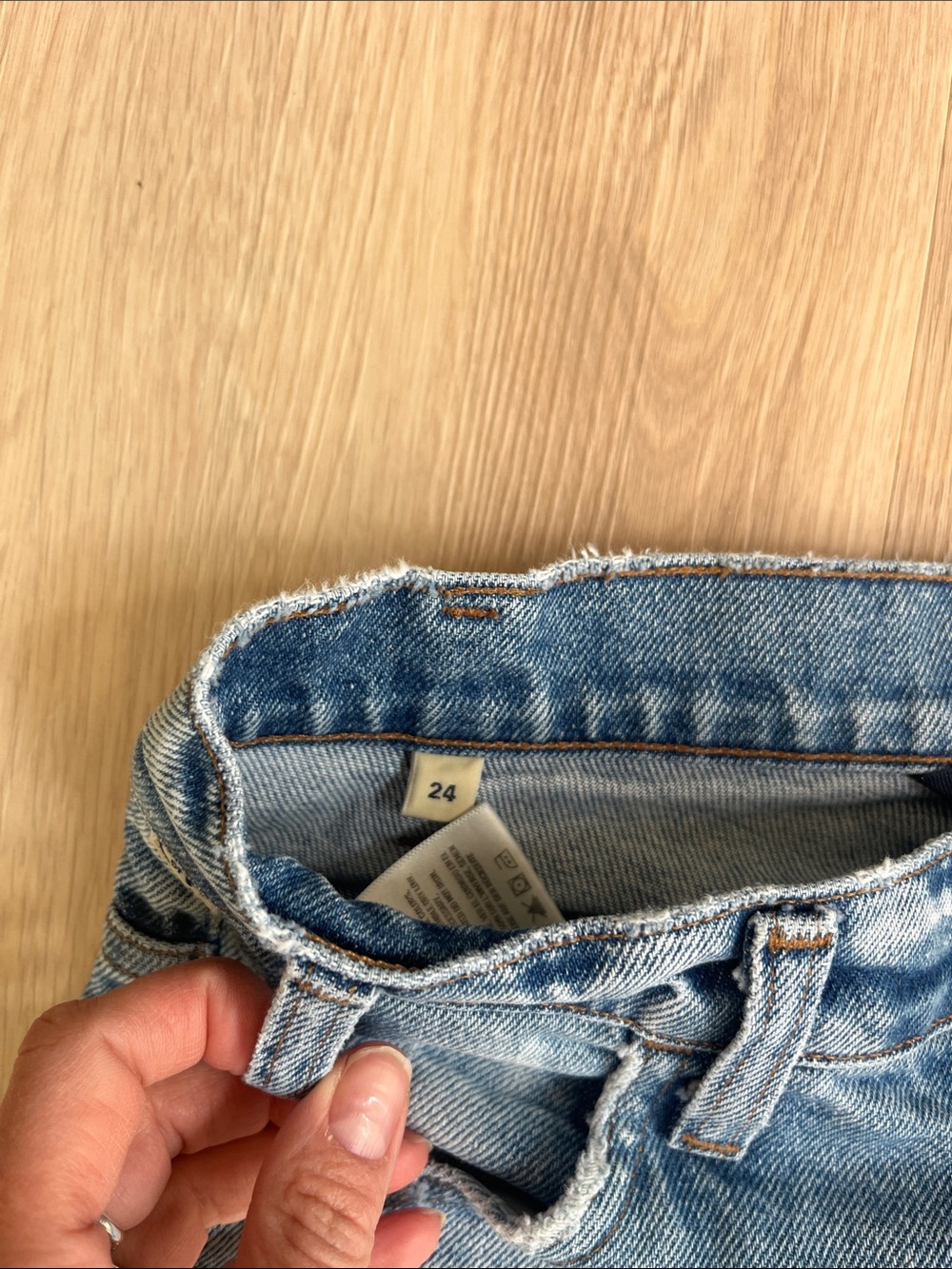 Citizens of Humanity Blue Distressed Amelia Vintage Flare Jeans - Picture 4 of 8